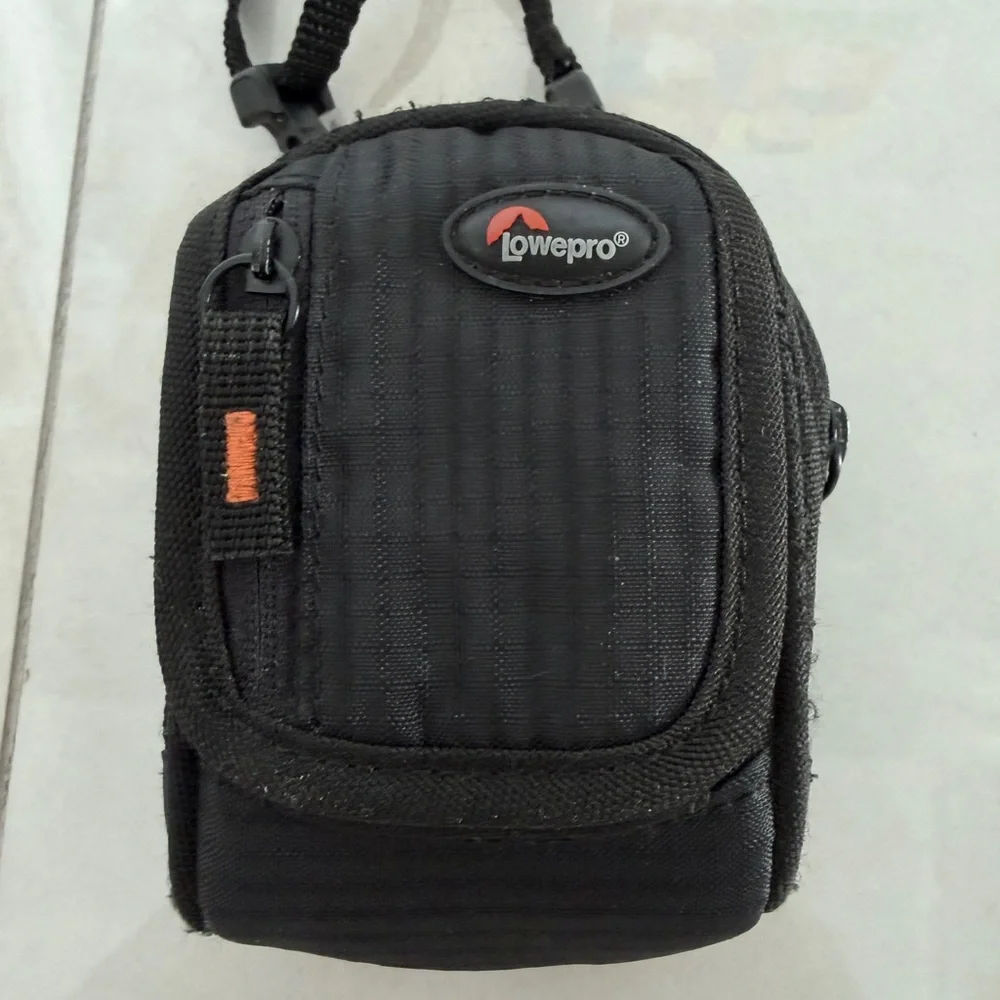 Lowepro Black Digital Camera case with Adjustable Strap and Belt Loop LP 114 GL